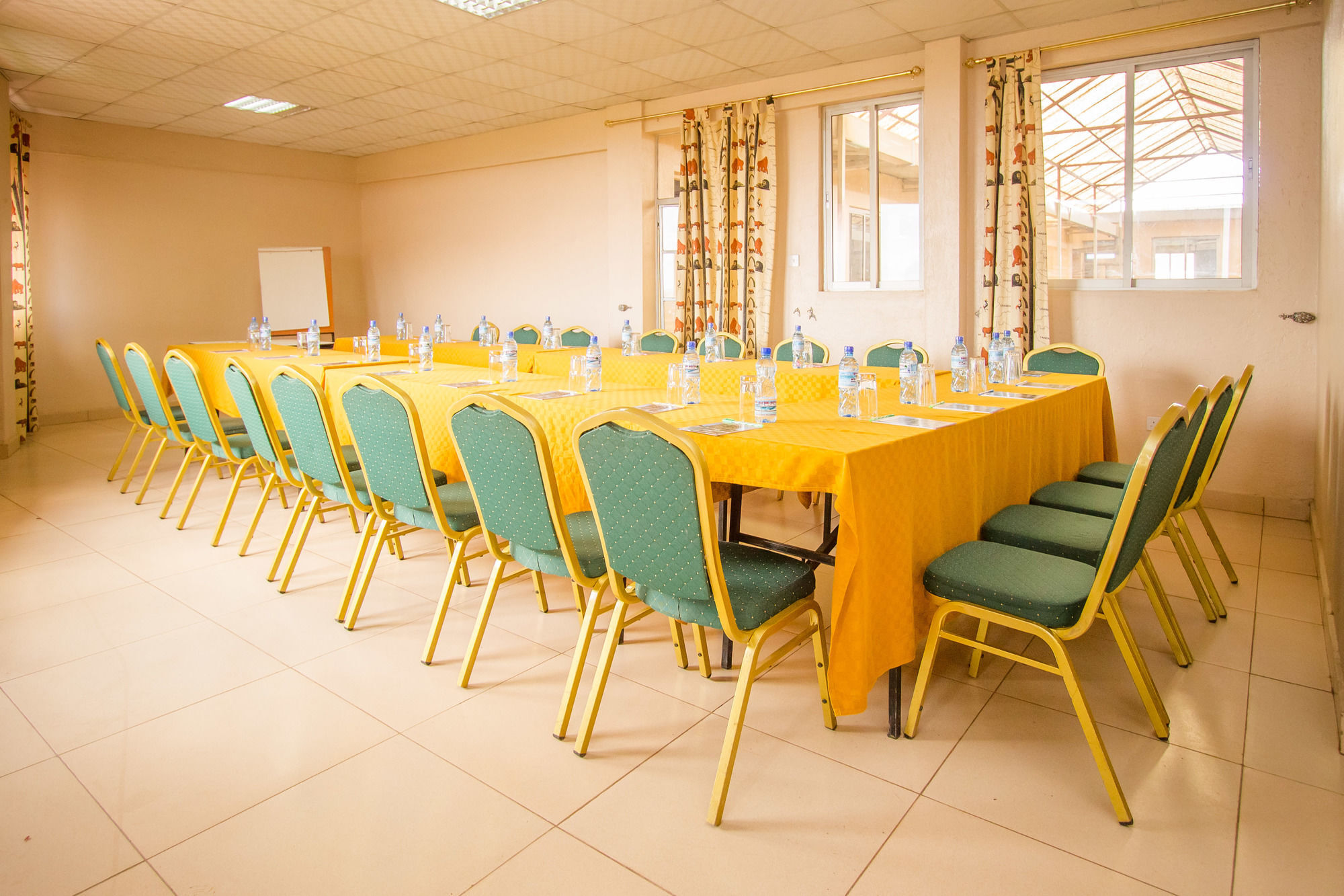 Eland Safari Hotel Ньери Экстерьер фото